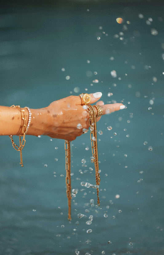 Exploring the Benefits of Waterproof Gold Jewelry: Style Meets Durability